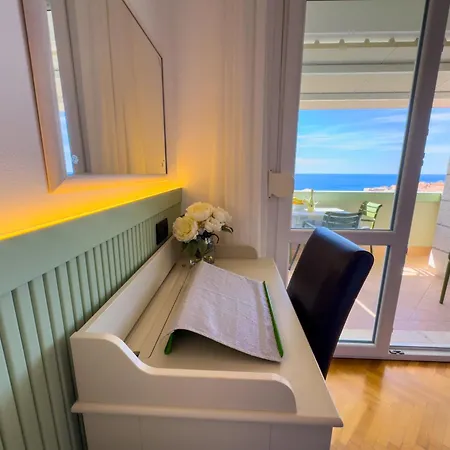 Leoni Apartman *